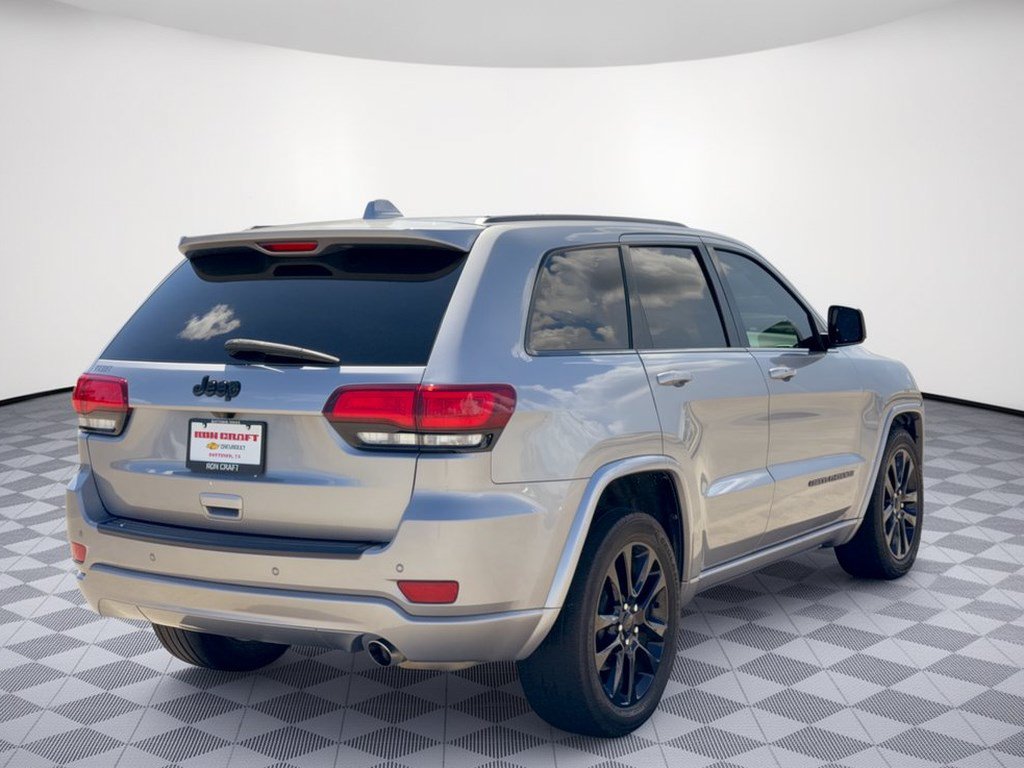 Used 2021 Jeep Grand Cherokee Laredo X RWD image 9