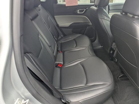 Used 2025 Jeep Compass Limited AWD/4WD image 11