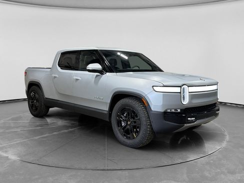 Used 2024 Rivian R1T Adventure AWD/4WD image 4