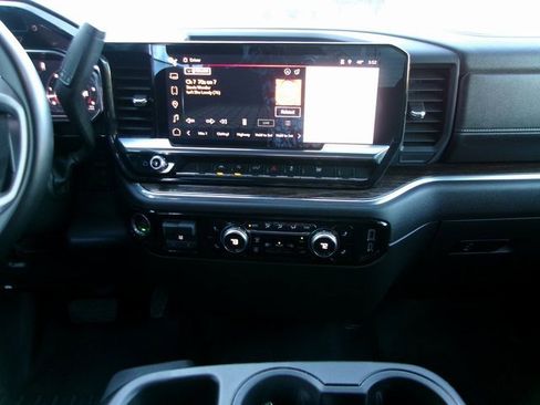 Used 2024 GMC Sierra 1500 Elevation image 15