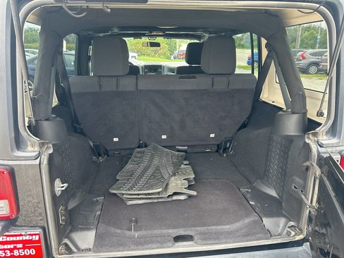 Used 2011 Jeep Wrangler Unlimited Sport image 17