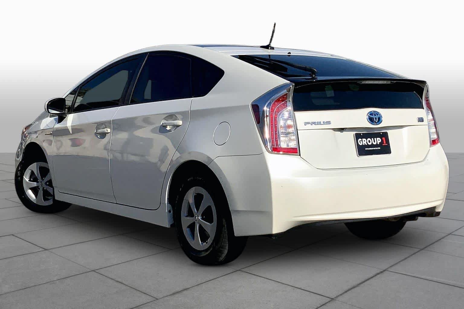Used 2014 Toyota Prius Four w/ Solar Roof Package FWD image 11