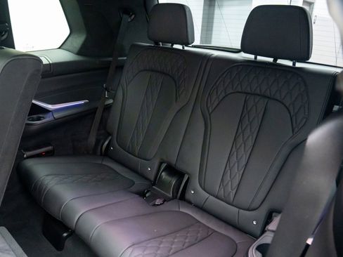 Used 2024 BMW X7 xDrive40i w/ M Sport Package image 17
