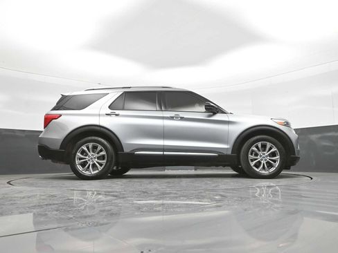 Used 2021 Ford Explorer Limited w/ Equipment Group 301A image 44