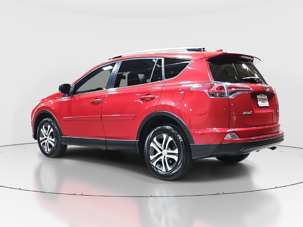 Used 2017 Toyota RAV4 LE w/ Preferred Accessory Package FWD image 7