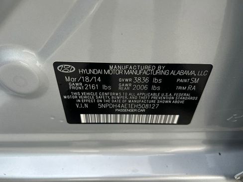 Used 2014 Hyundai Elantra SE image 32