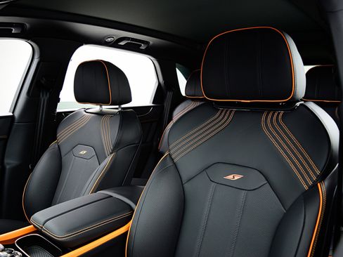 New 2025 Bentley Bentayga image 26