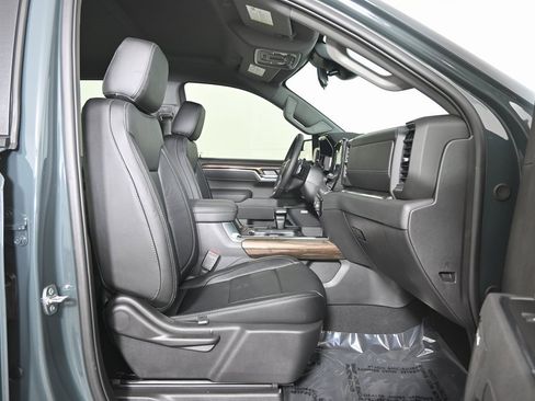 Used 2026 Chevrolet Silverado 1500 LT Trail Boss w/ Convenience Package II image 14