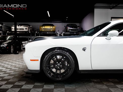 Used 2023 Dodge Challenger SRT Hellcat RWD image 15