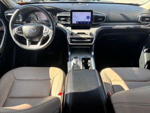 Used 2023 Ford Explorer XLT w/ Equipment Group 202A image 15