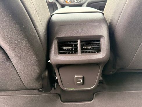 Used 2019 Chevrolet Equinox LT w/ Driver Convenience Package image 40