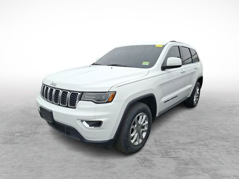 Used 2021 Jeep Grand Cherokee Laredo AWD/4WD image 1