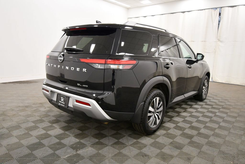Used 2024 Nissan Pathfinder SL AWD/4WD image 8