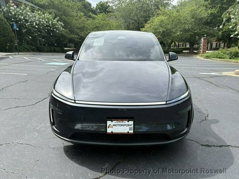 Used 2026 Tesla Model Y Long Range RWD image 3