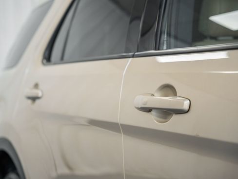 Certified 2017 Ford Explorer XLT w/ Equipment Group 202A image 14