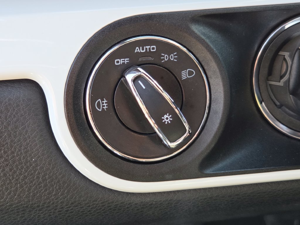 Used 2019 Porsche 718 Boxster RWD image 11