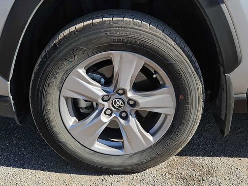 Used 2025 Toyota RAV4 XLE w/ Convenience Package FWD image 12