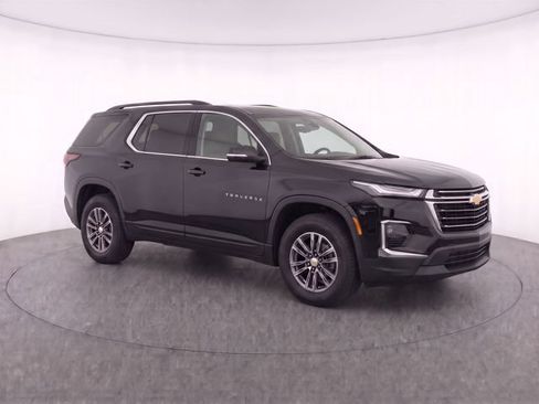 Used 2023 Chevrolet Traverse LT AWD/4WD image 2