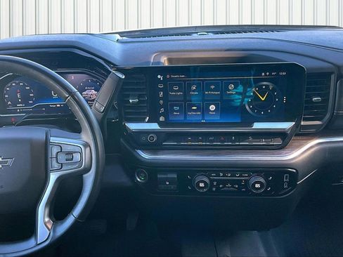 Used 2024 Chevrolet Silverado 1500 RST image 3