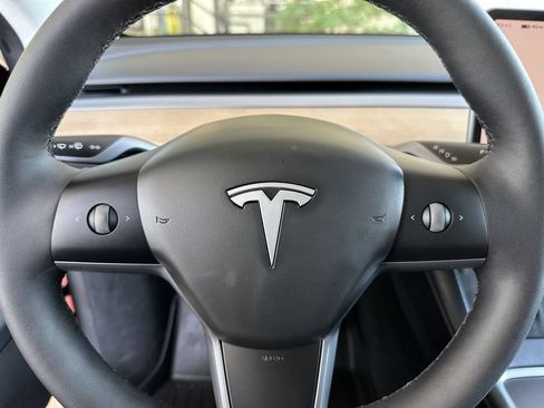 Used 2023 Tesla Model Y Long Range AWD/4WD image 21