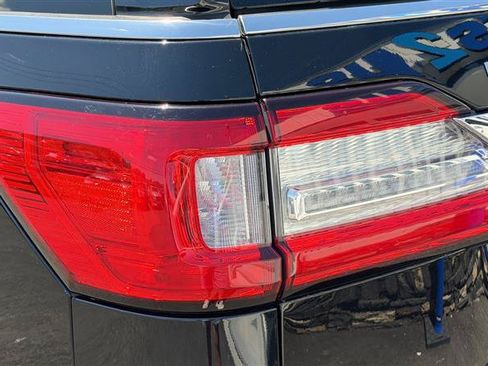 Used 2020 Lincoln Navigator Reserve AWD/4WD image 12