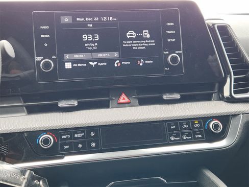 Certified 2023 Kia Sportage LX image 17