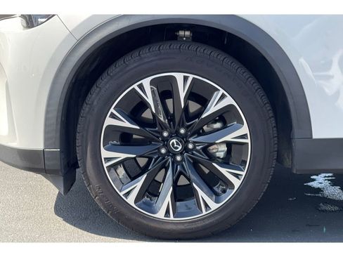 Used 2024 MAZDA CX-90 Plug-In Hybrid w/ Premium Pkg AWD/4WD image 11