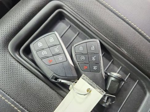 Used 2024 Chevrolet Tahoe Premier AWD/4WD image 34