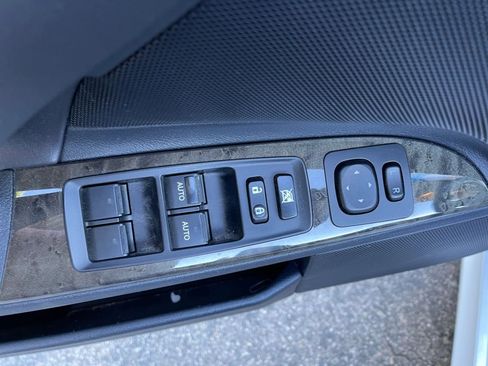 Used 2011 Lexus IS 250C image 18