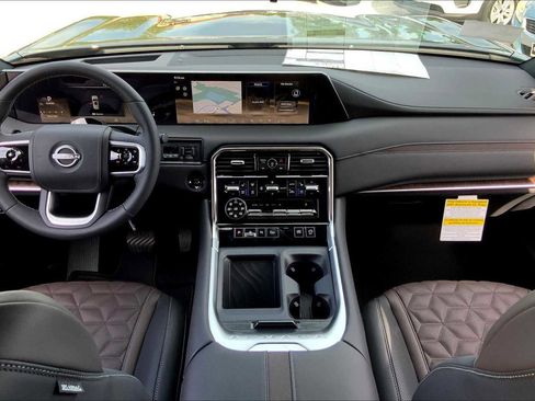 New 2025 Nissan Armada Platinum Reserve image 5