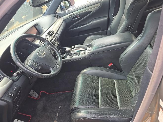 Used 2017 Lexus LS 460 F Sport RWD image 11