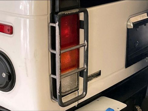 Used 2003 HUMMER H2 w/ Preferred Equipment Group AWD/4WD image 23