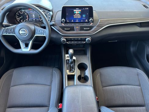 Used 2025 Nissan Altima 2.5 SV FWD image 16