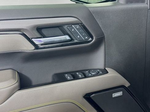 Used 2022 Chevrolet Silverado 1500 ZR2 w/ Technology Package image 18