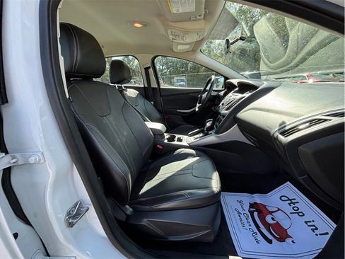 Used 2014 Ford Focus SE w/ Equipment Group 201A image 32