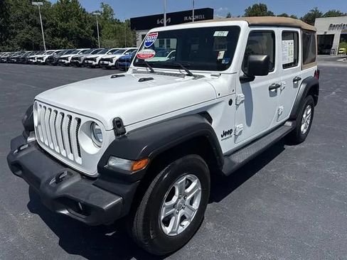 Used 2022 Jeep Wrangler Unlimited Sport AWD/4WD image 2