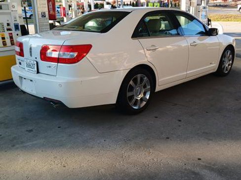 Used 2008 Lincoln MKZ image 3
