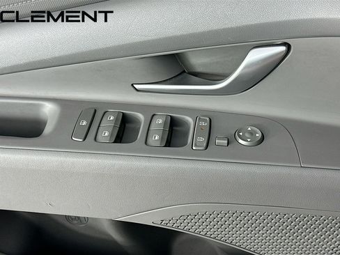 Used 2024 Hyundai Elantra SEL FWD image 23