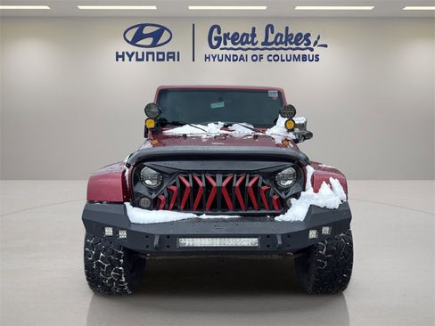 Used 2012 Jeep Wrangler Unlimited Sahara image 8