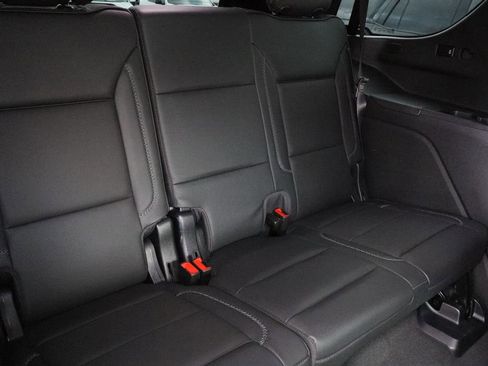 Certified 2023 GMC Yukon Denali w/ Advanced Technology Package image 32