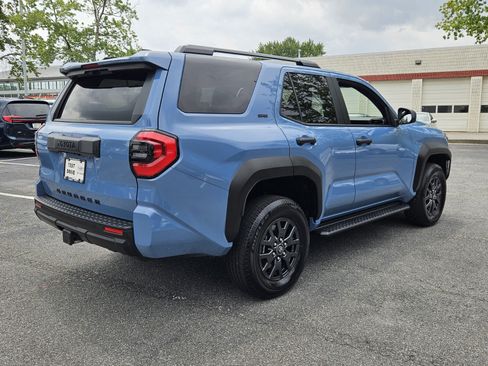 Certified 2025 Toyota 4Runner SR5 AWD/4WD image 4