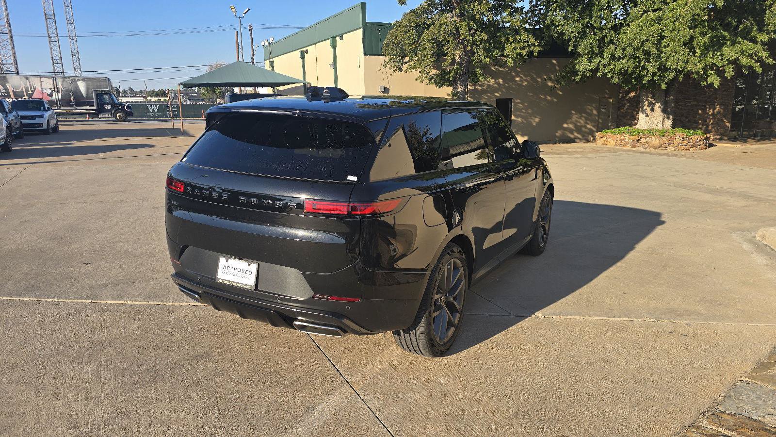 Certified 2025 Land Rover Range Rover Sport SE AWD/4WD image 4
