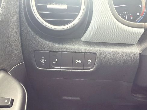 Used 2021 Hyundai Kona SEL image 15