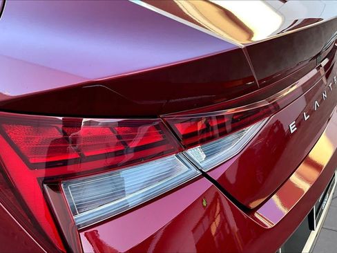 Used 2025 Hyundai Elantra SEL FWD image 28