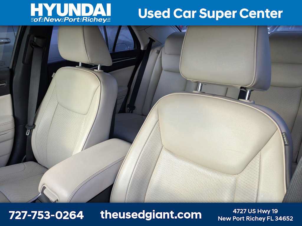 Used 2016 Chrysler 300 C RWD image 3