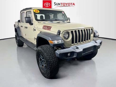 Used 2020 Jeep Gladiator Sport AWD/4WD image 1