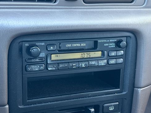 Used 1999 Toyota Camry CE FWD image 16