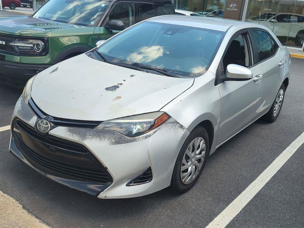 Used 2017 Toyota Corolla LE FWD image 2