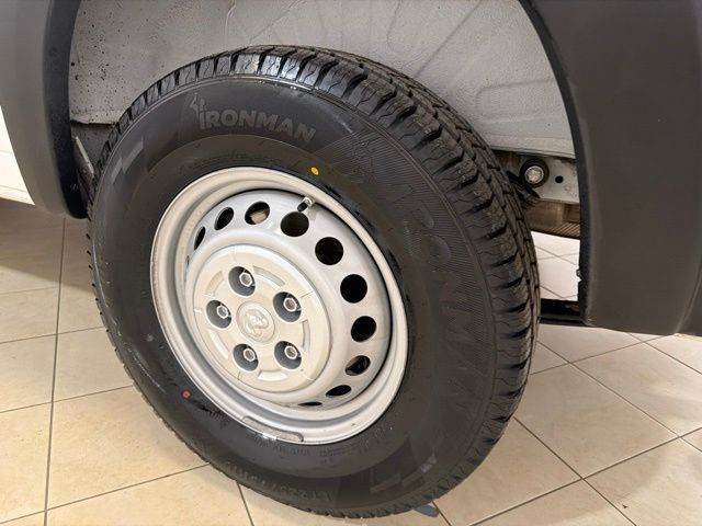 Used 2025 RAM ProMaster 2500 w/ Convenience Group FWD image 22
