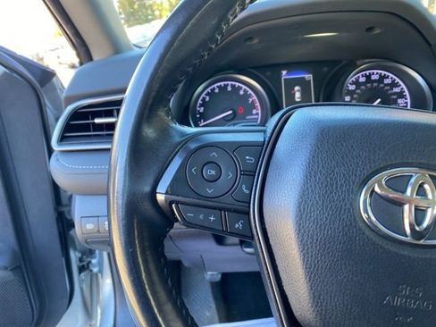 Used 2022 Toyota Camry SE image 21